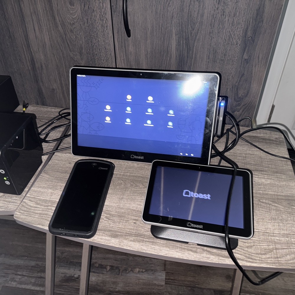 Toast Flex TT200 POS System Touch Screen Printer, card reader, Cashbox, & Cables