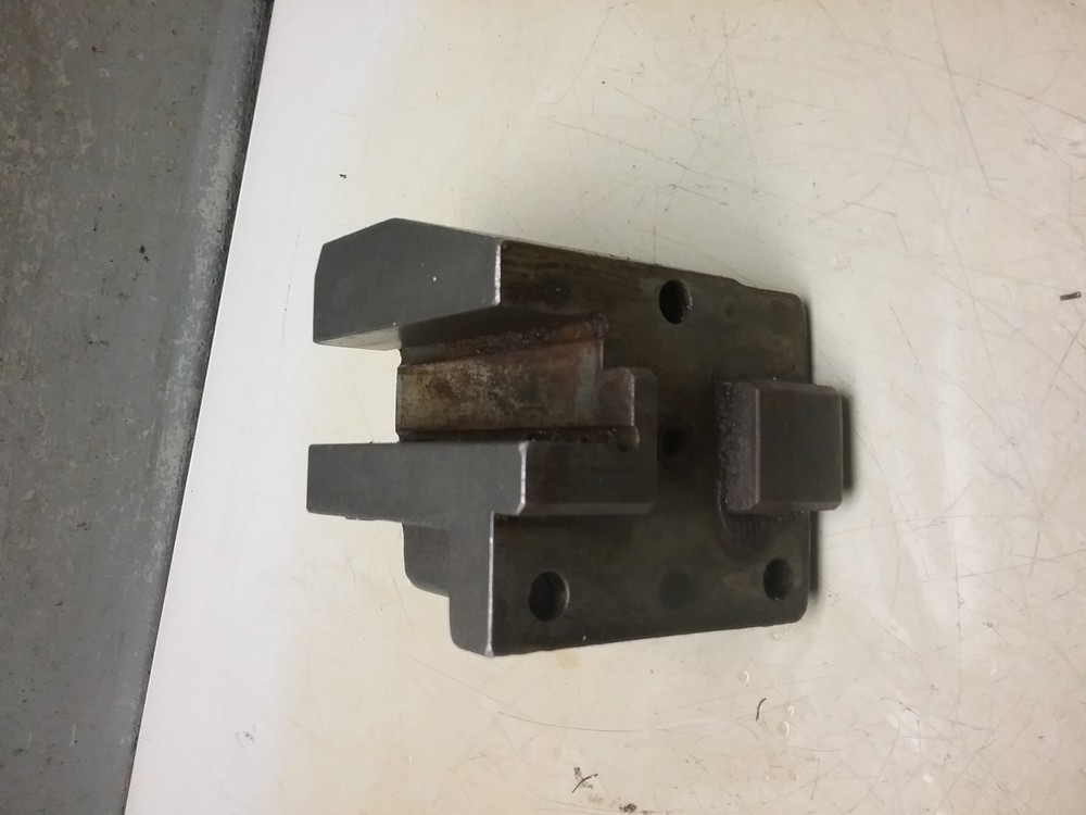 Cincinnati AVENGER 250T CNC TURNING CENTER_TOOL HOLDER #3