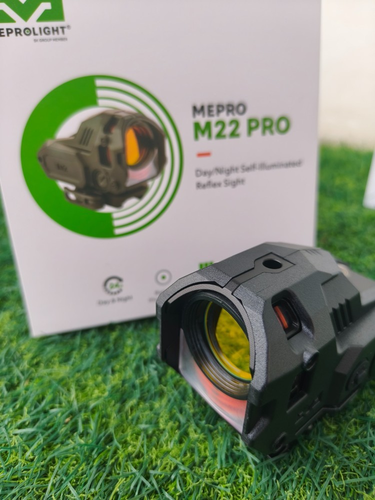 EvolutionGear Maded: M22 PRO Reflex Red Dot Sight, 1x28mm, Triangle 10 MOA