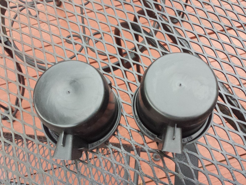 2000 - 2001 Ford Focus Front Cup Holder Inserts PAIR