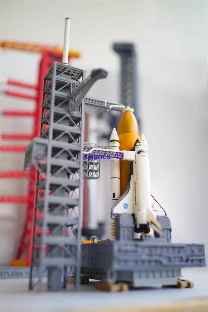 DIY 1/400 Space Shuttle Discovery Launcher Platform Painted Model Collection 1PC
