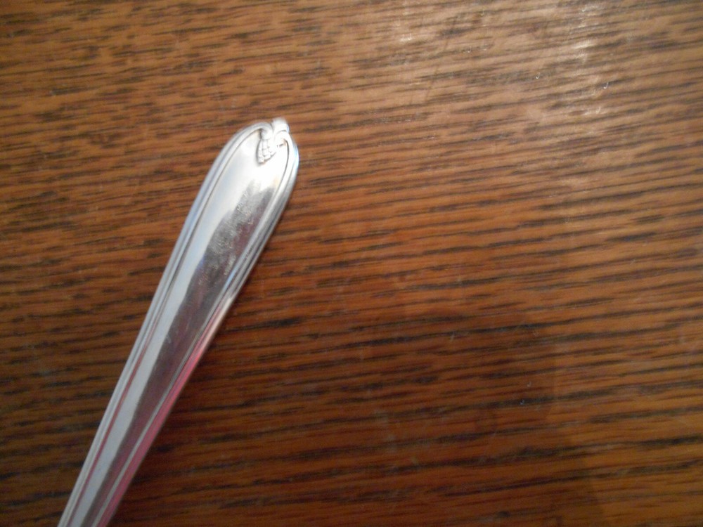 Prestige Plate 1935 LONGCHAMPS Pattern Serving Fork Oneida 3848