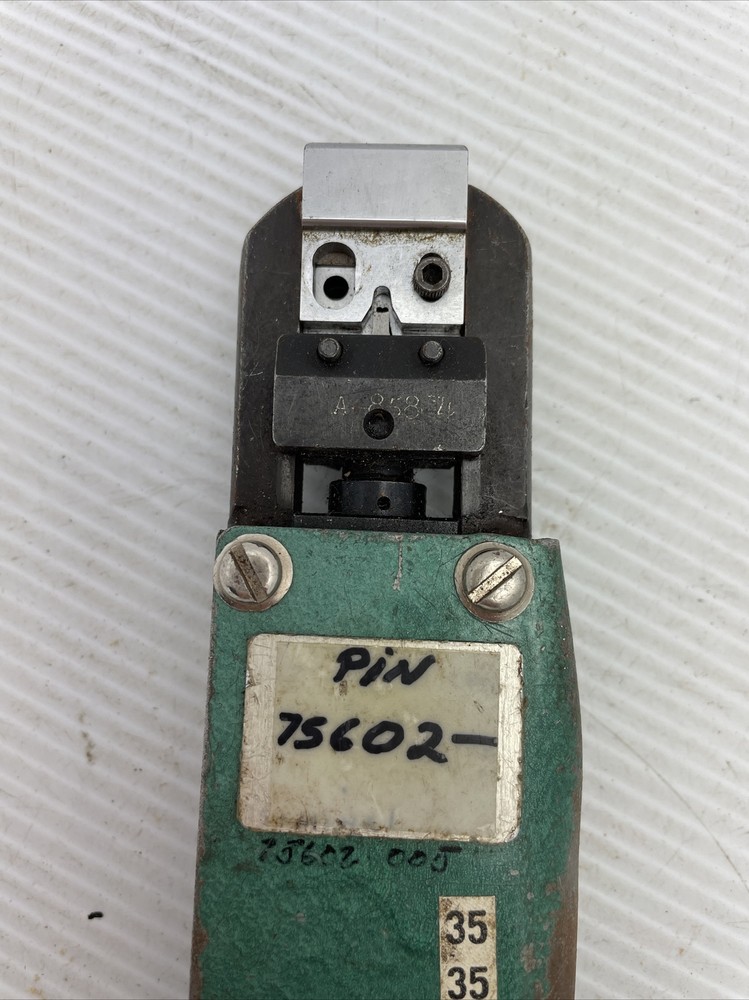 **PRE OWNED** BERG ELECTRONICS HT-49 HAND CRIMP TOOL