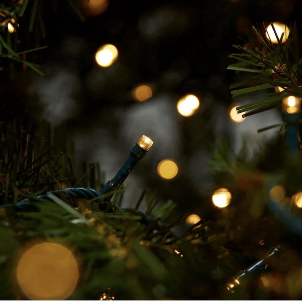 GE StayBright 600 Count Warm White LED Microbright String Lights with Green Wire