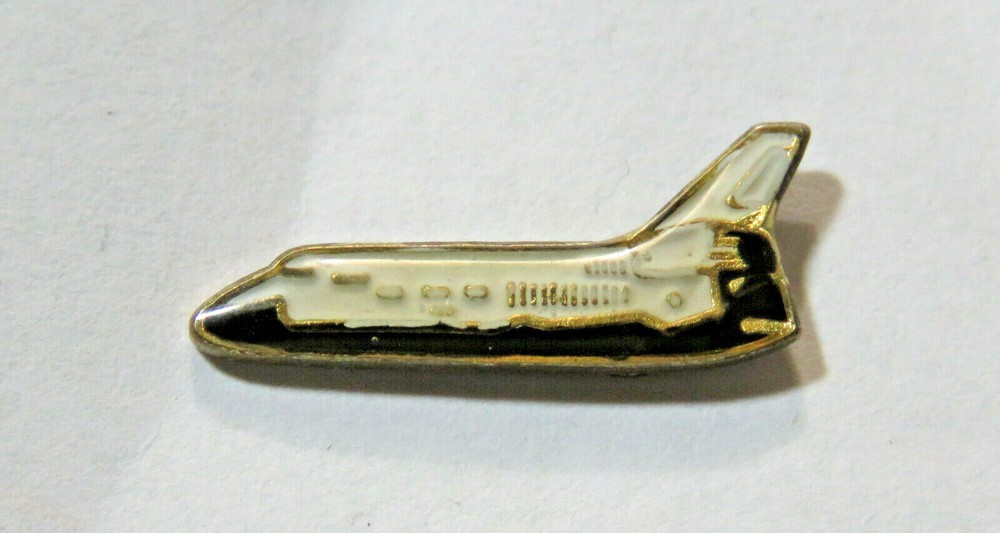 Space Shuttle aircraft Lapel Pin Badge (sm)