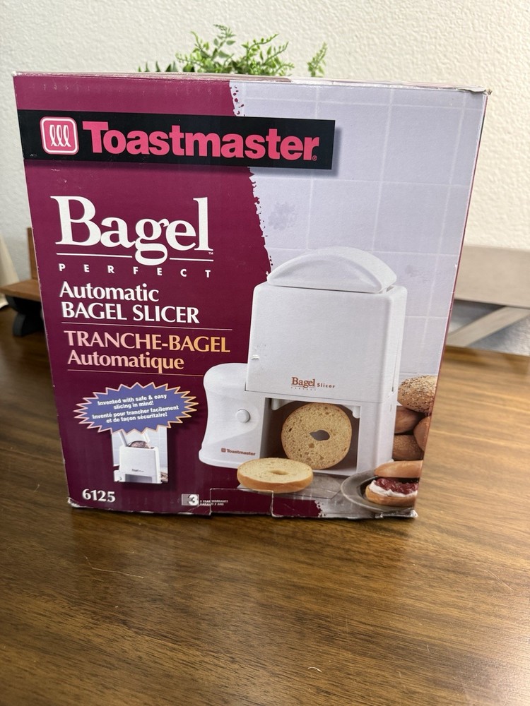 Toastmaster  Automatic Bagel Slicer Electric White Great Condition