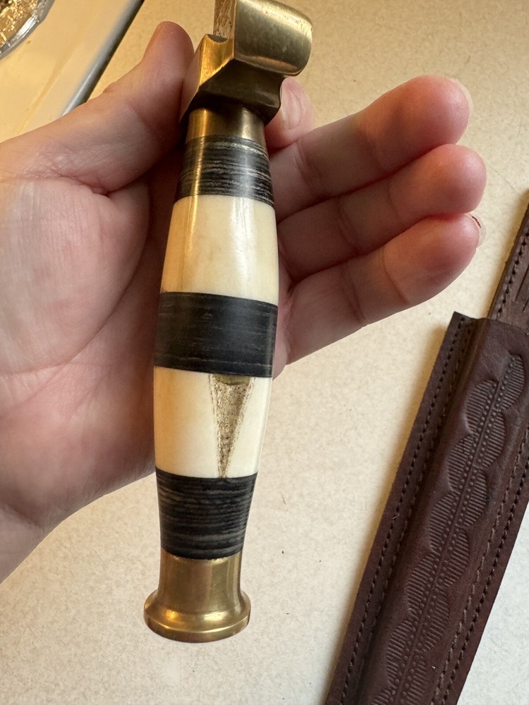 Unmarked Dagger With Leather Sheath