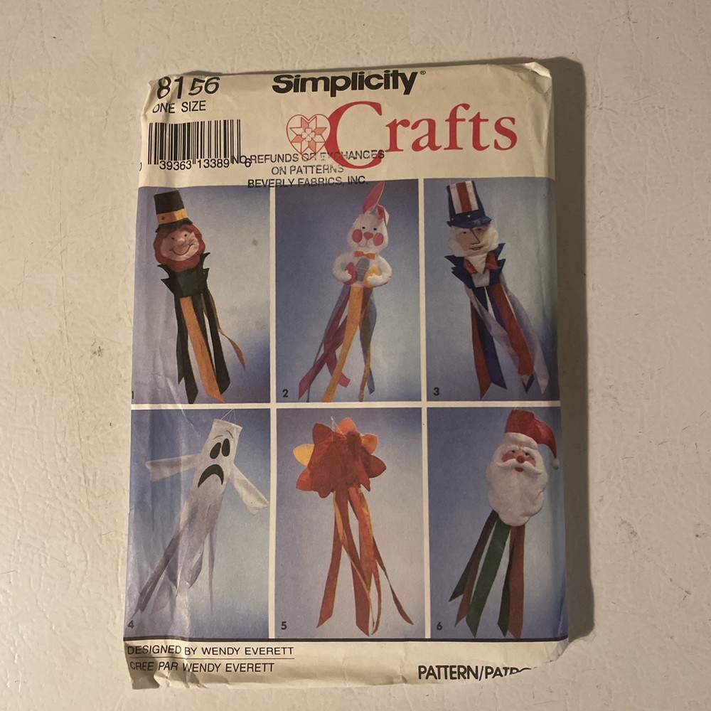 Simplicity 8156 Holiday windsocks by Wendy Everett UNCUT