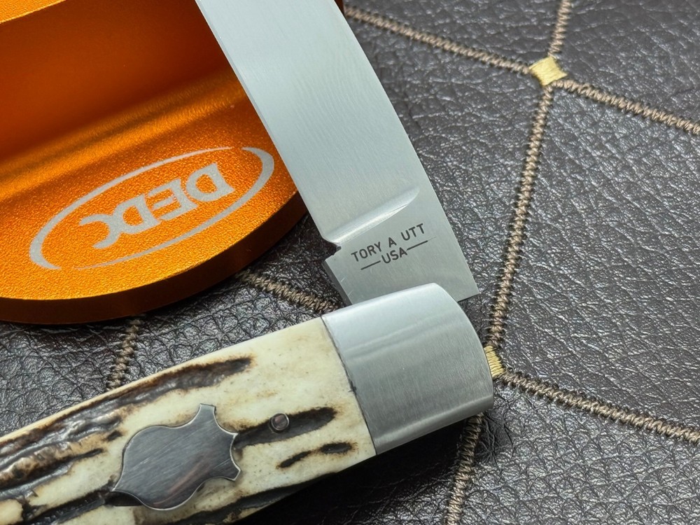 SACRED BEAR "TORY UTT" CUSTOM STAG SWAY BACK SLIP-JOINT KNIFE