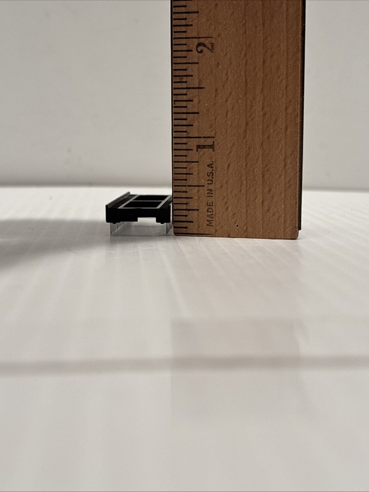 AMP 390262-5 40 PIN IC SOCKET