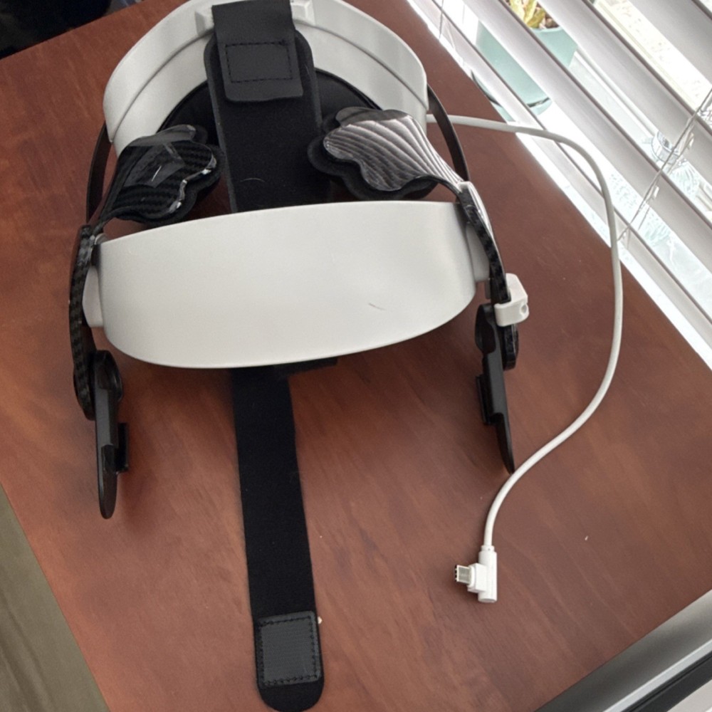 Hexigo S52 VR Head Strap USB-C Charging White/Black for Headset