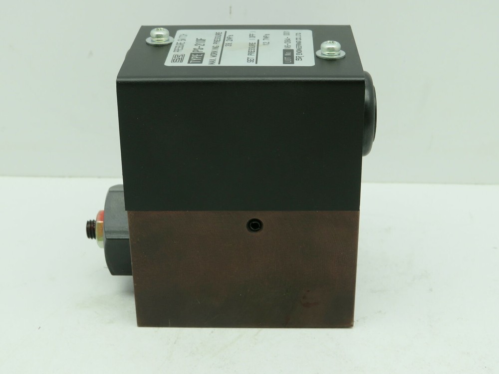 SR Engineering PS-210F Pressure Switch