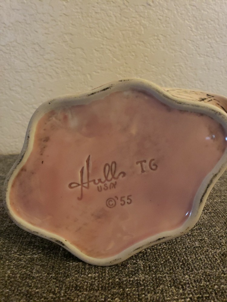 Hull USA Pottery Ceramic pink Cornicopia