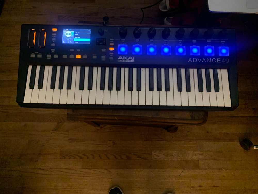 AKAI Advance 49 USB Keyboard Controller