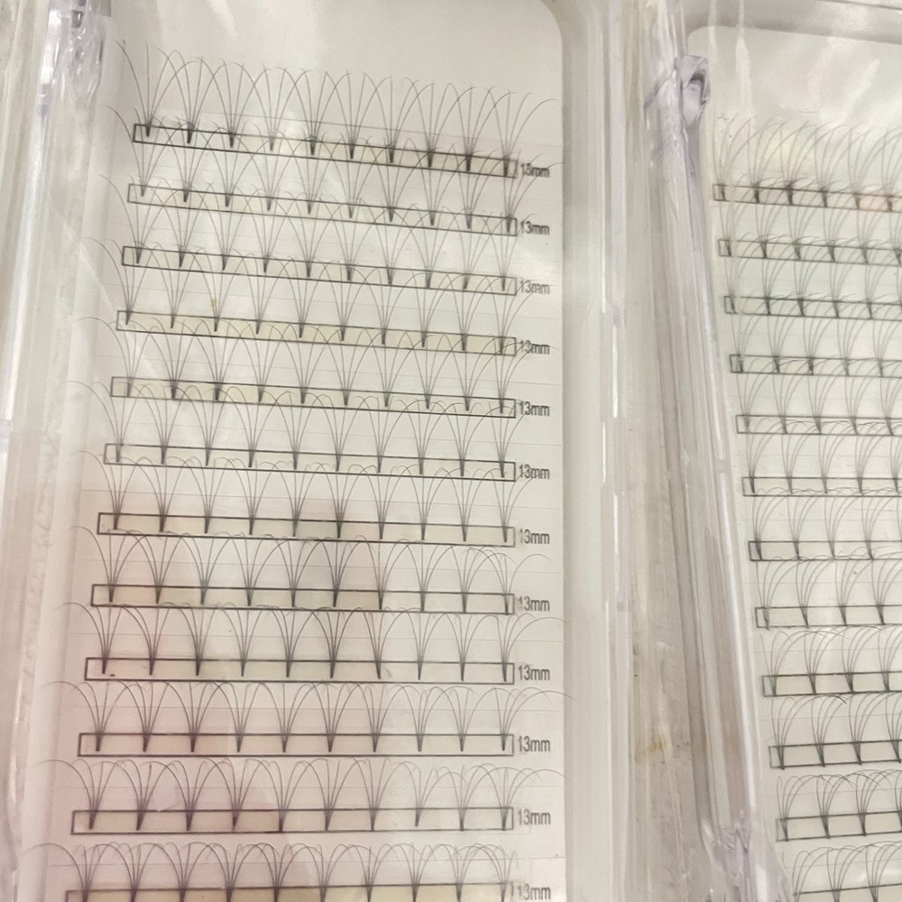 eyelashes extension