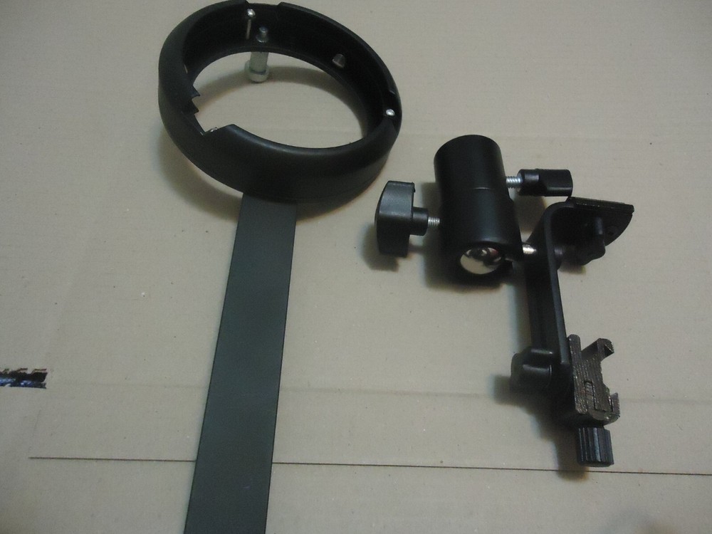 Speedlite flash softbox bracket with shoe mount