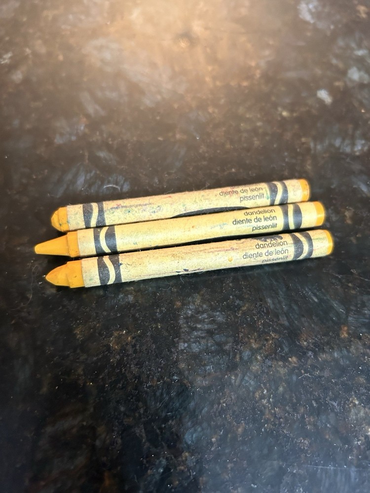 dandelion yellow crayola crayons(3) Used