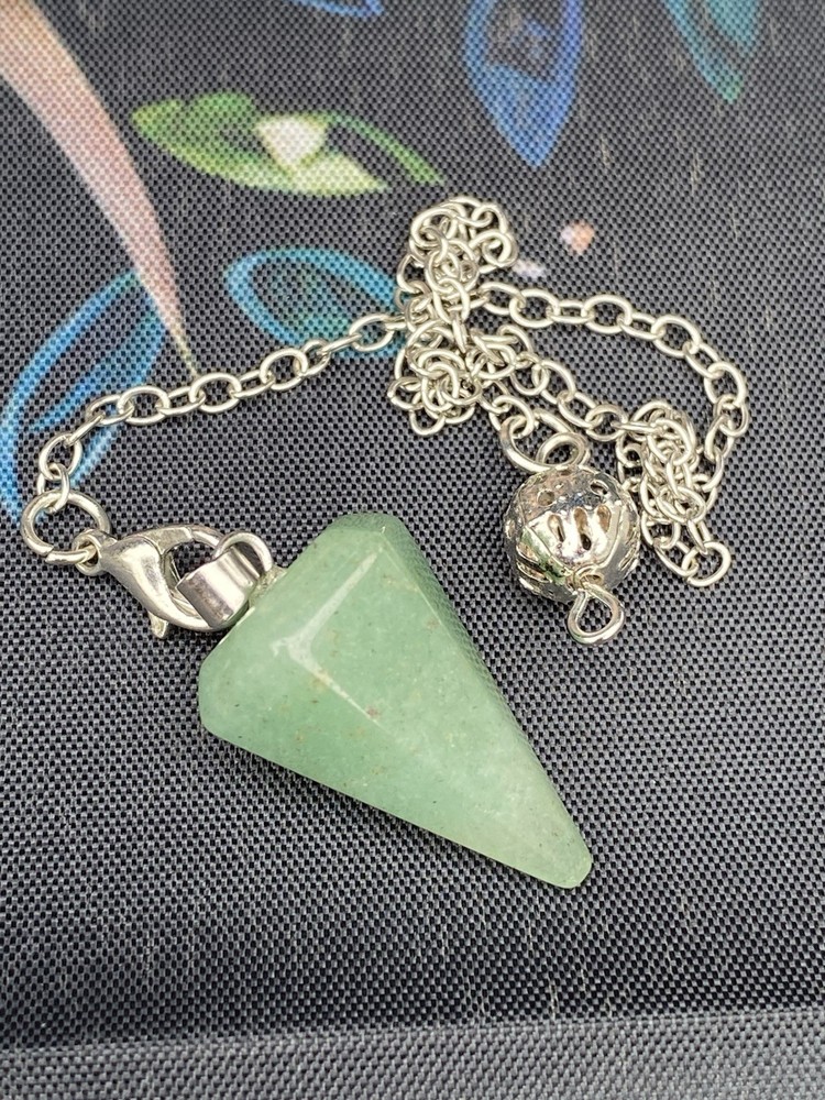 MAGICAL STONE PENDULUMS DIVINATION METAPHYSICAL