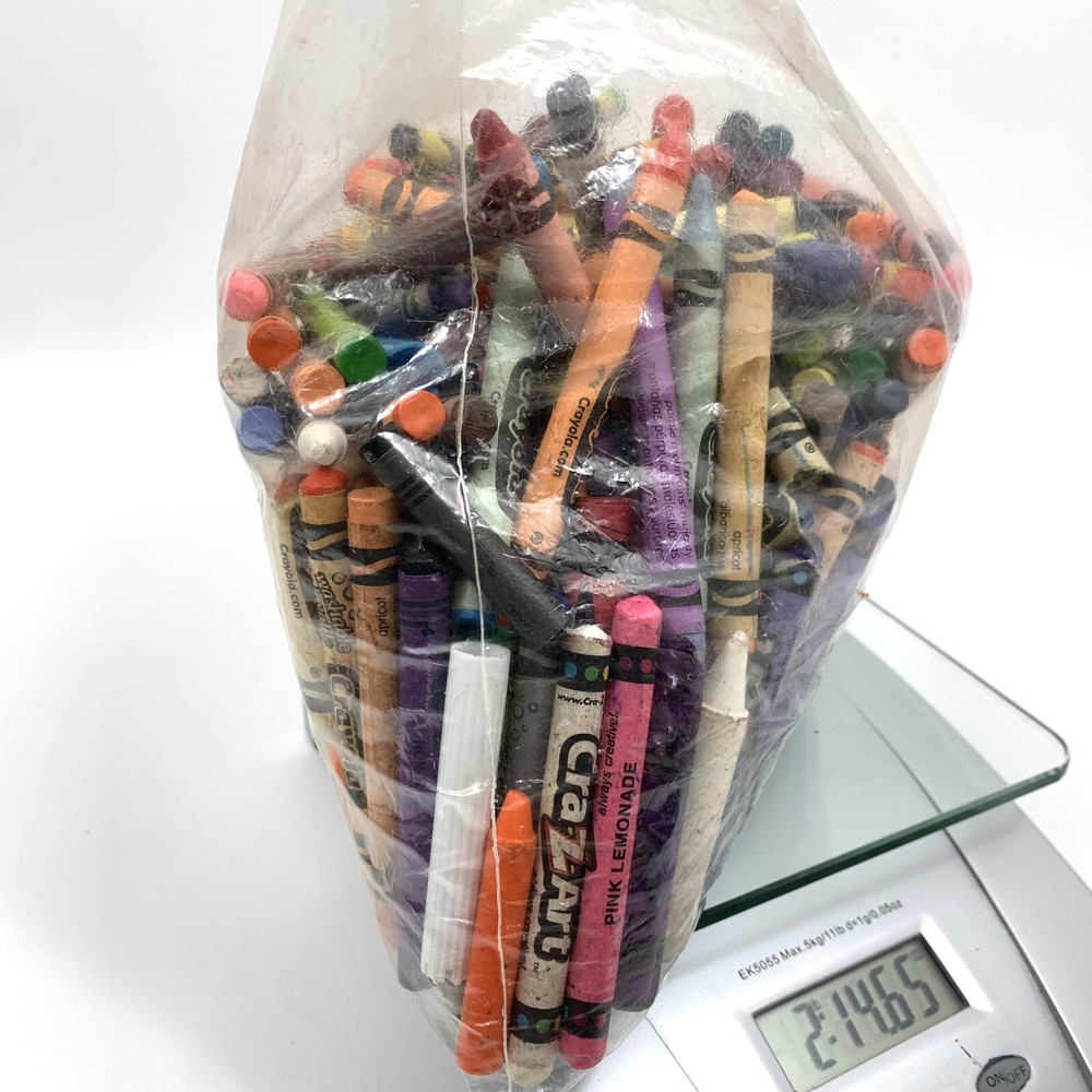 2lbs 14oz Of Mixed Crayola Crayons