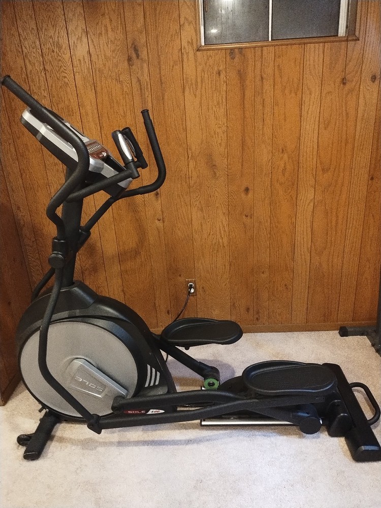 Sole Elliptical E20  Incline, Multiple Programs, Bluetooth, New Rails, Manual
