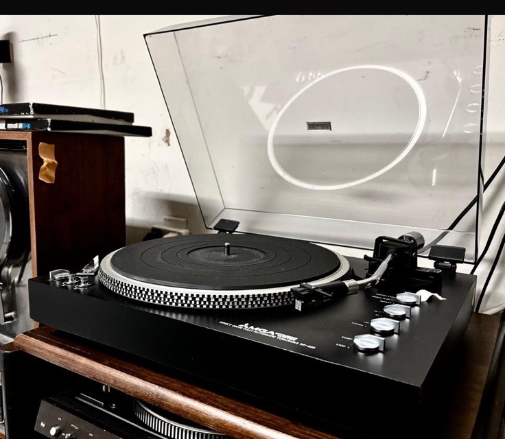 MGA Mitsubishi Direct Drive Fully Automatic DP-620 Turntable