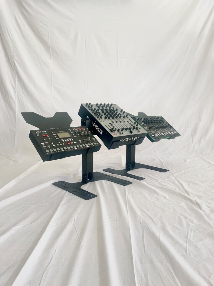 All-in-one Desktop DJ Workstation