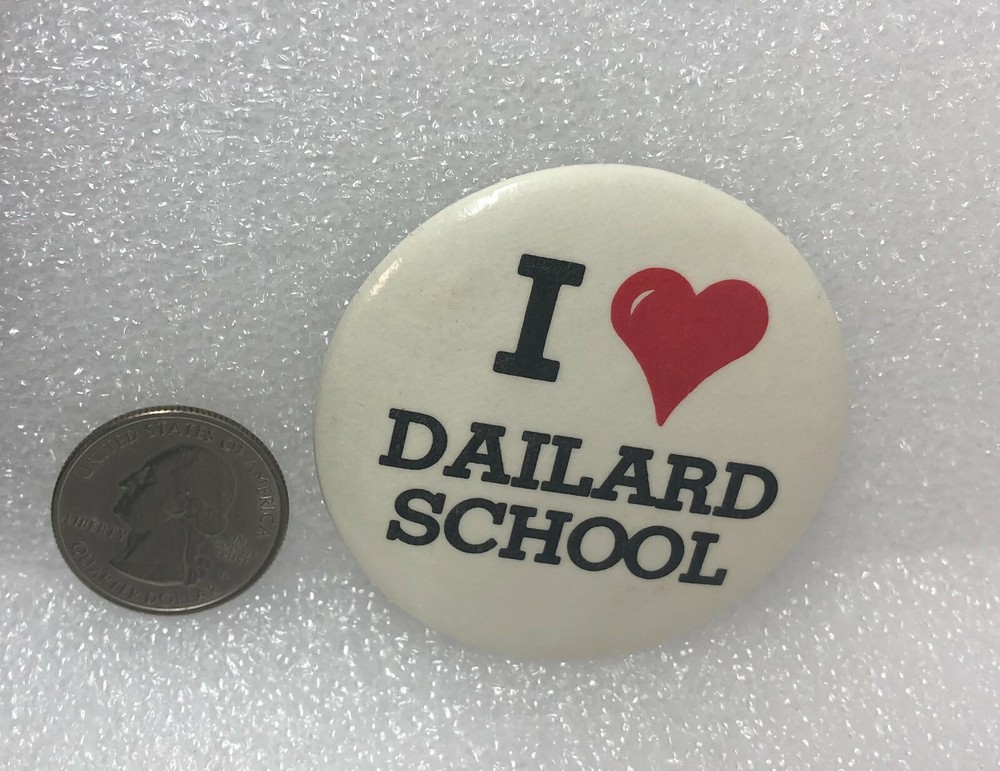 I Love Dailard School Pin