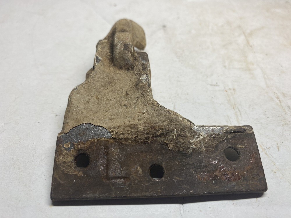 Antique Cast Iron Dixie Victorian Lift Off Shutter Hinge Part
