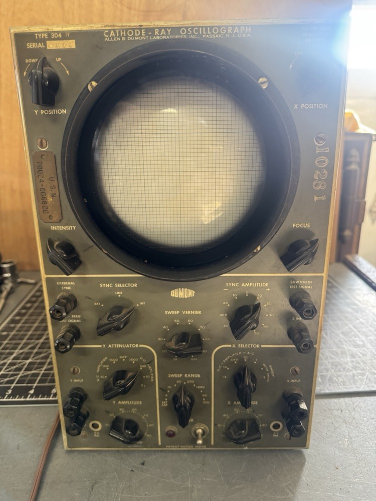 DUMONT Cathode-Ray Oscillograph Type 304-H – U.S. Navy - Untested