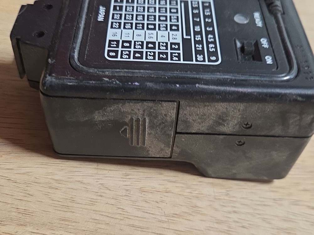 Vivitar Automatic Electronic Flash 2000 Camera Automatic Shoe Mount Universal