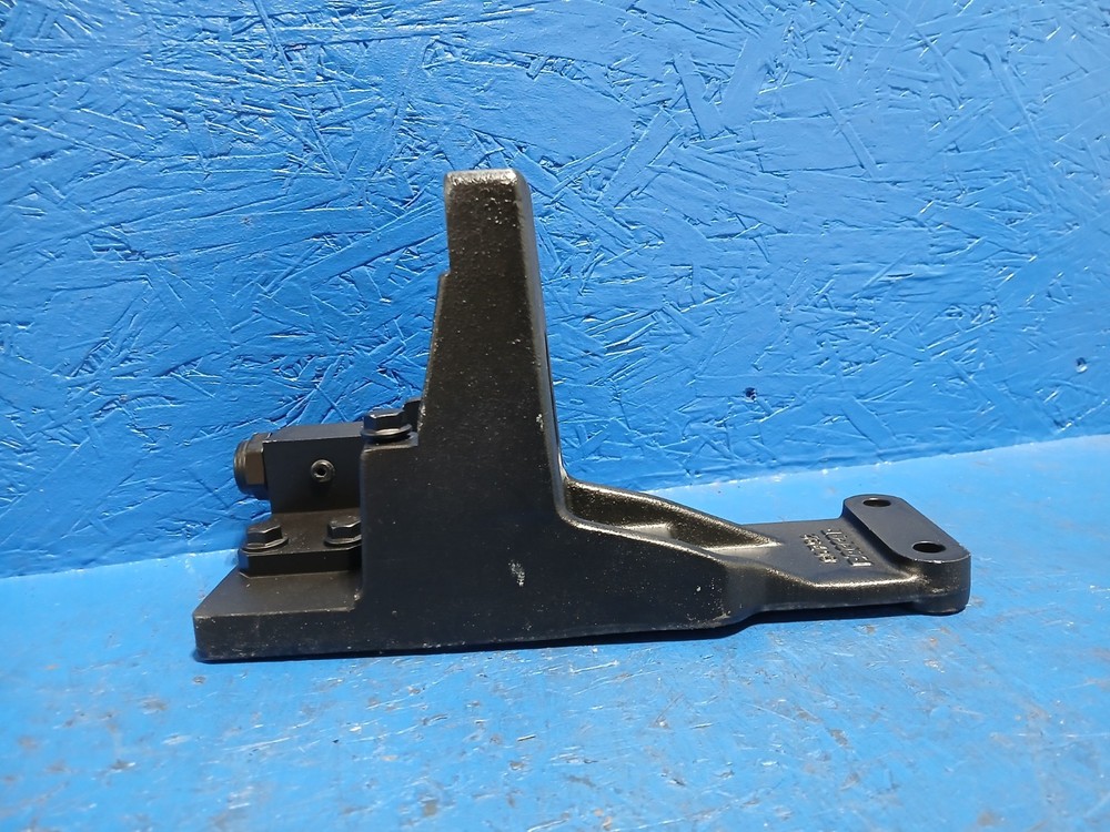 PACCAR MX13 ENGINE BRACKET D09611 / 86792 / 1828531 - 51982