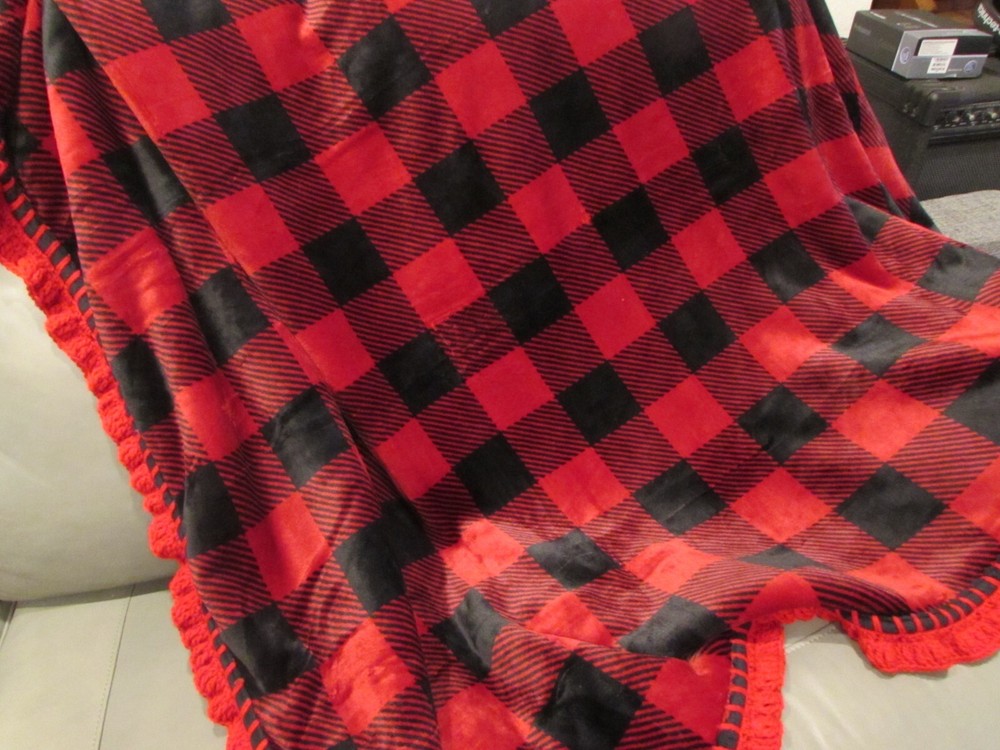 Oversize Reversible Plush Sherpa Throw Blanket Red Crochet