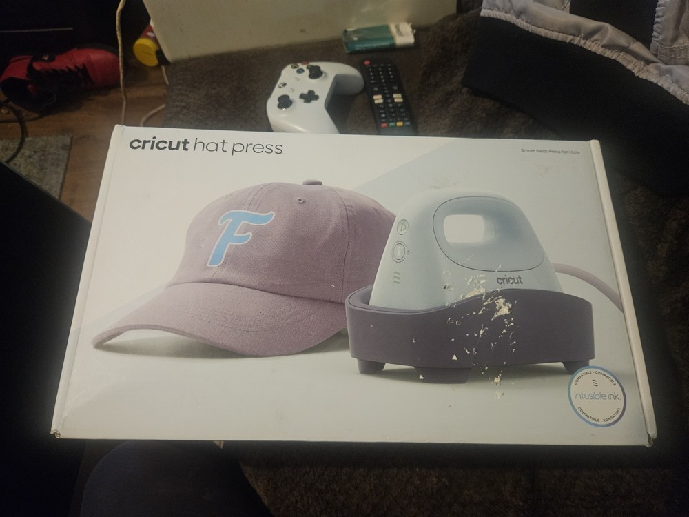 New Cricut Hat Press Smart Heat Press CHP080B1