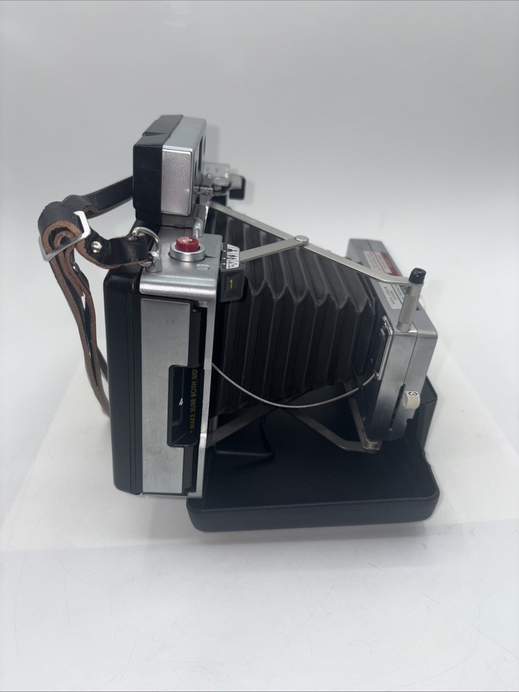 Polaroid Automatic 100 Land camera COMPLETE W/ Flashgun 268 Untested
