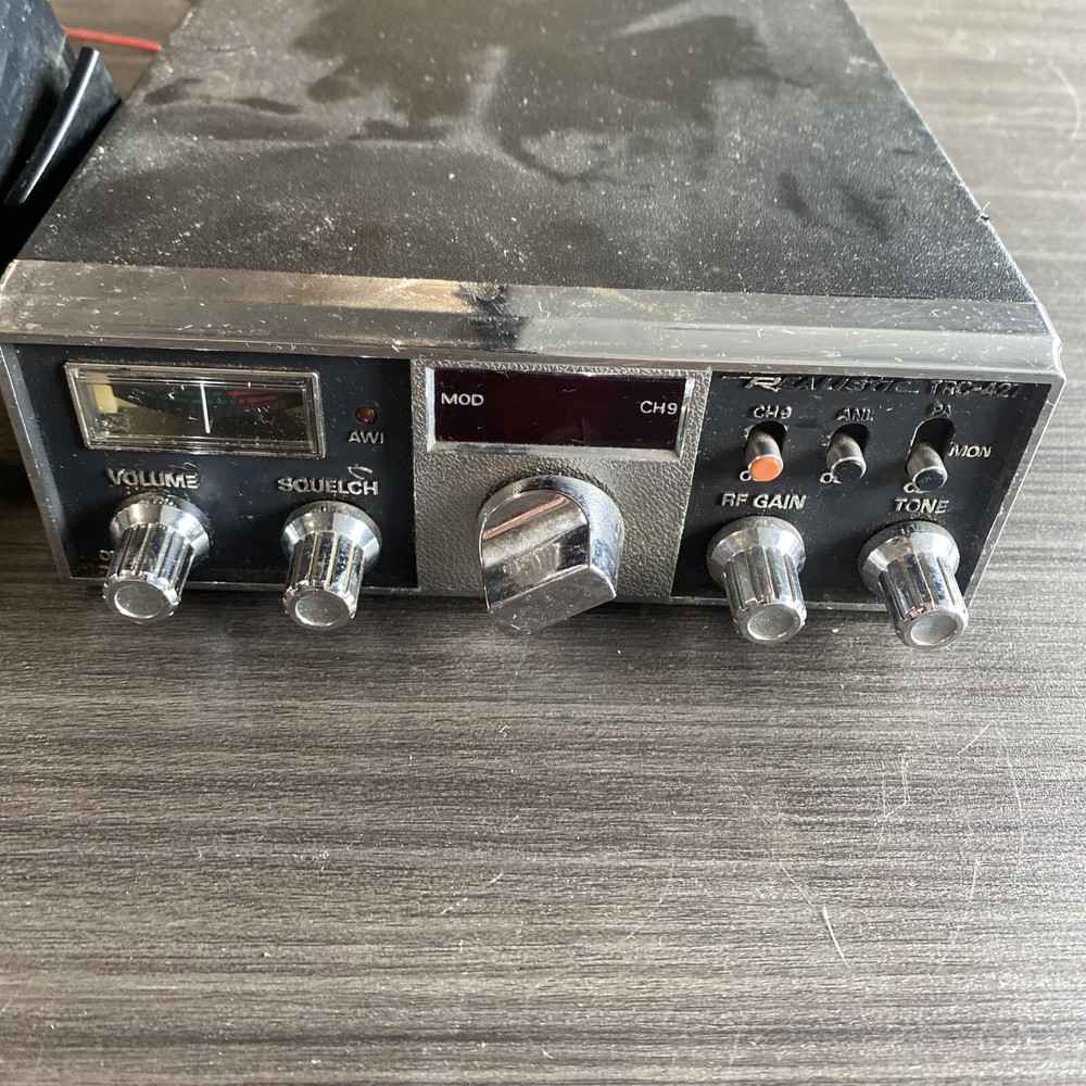 CB Realistic TRC-427 w/mic & power cord transceiver