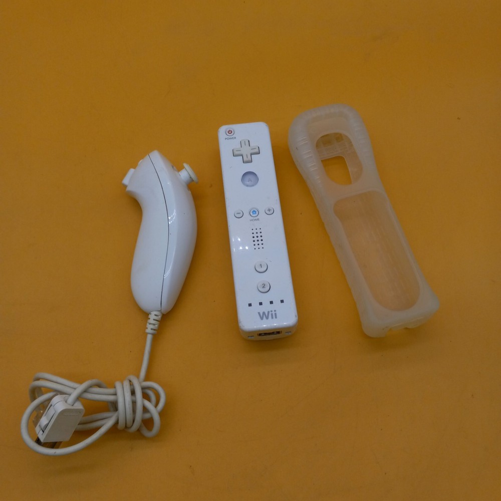 Wii Nintendo console bundle Games includes all items in Picture