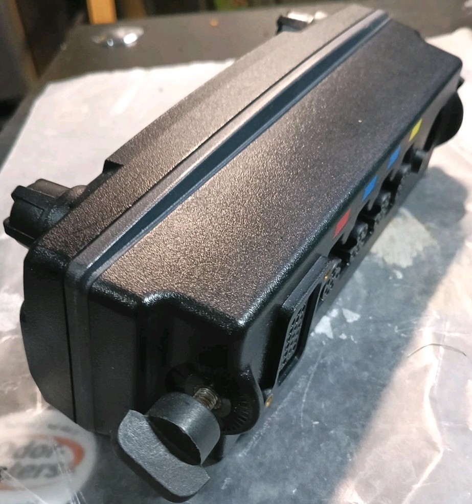 Xtl2500 Control Head Is Remote Mount. Works .
