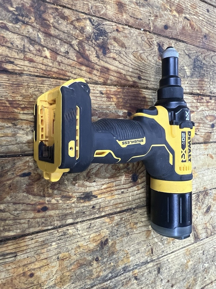 dewalt DCF403 Rivet Tool Set