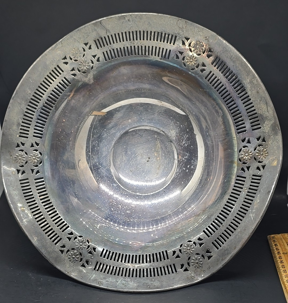 FRIEDMAN SILVER CO. SILVERPLATE PEDESTAL BOWL