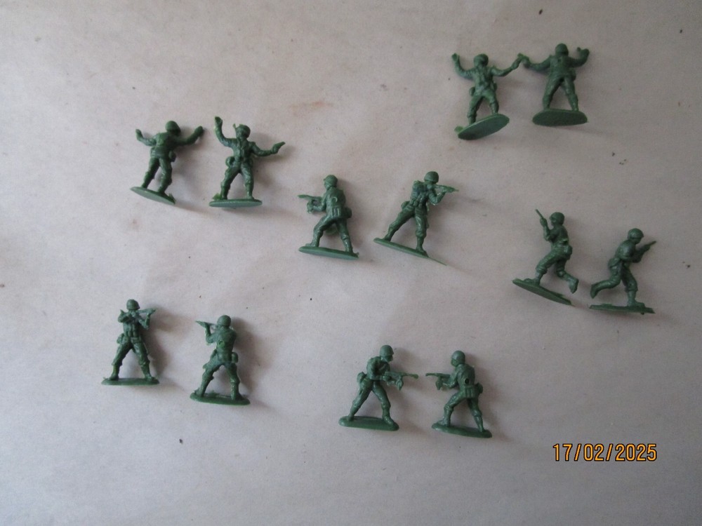 Model Power, HO, 147 Army Figures, Mint in Package.