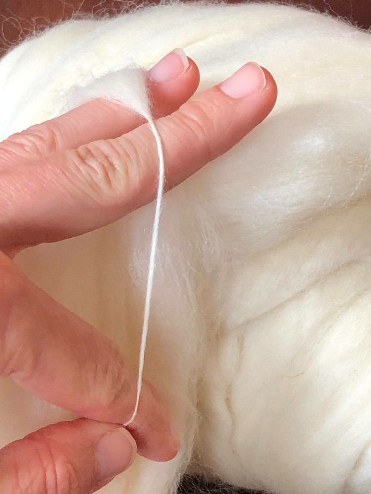 1lb Wool Roving, Soft Clean Easy Draft Wool to Spin or Felt, Core Wool