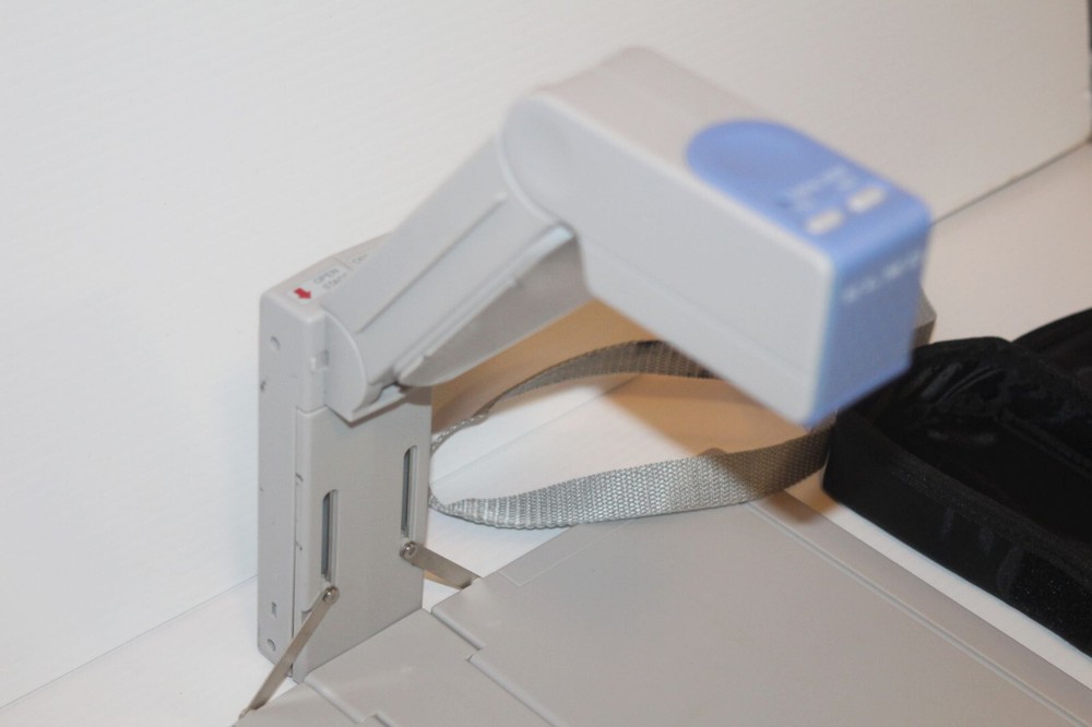 Elmo HV-11-110XG Digital Visual PresenterProjector + Power Supply & Cable TESTED