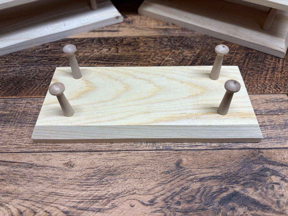 6 Duck Decoy 1-5/8" pegged stands. Group 6#