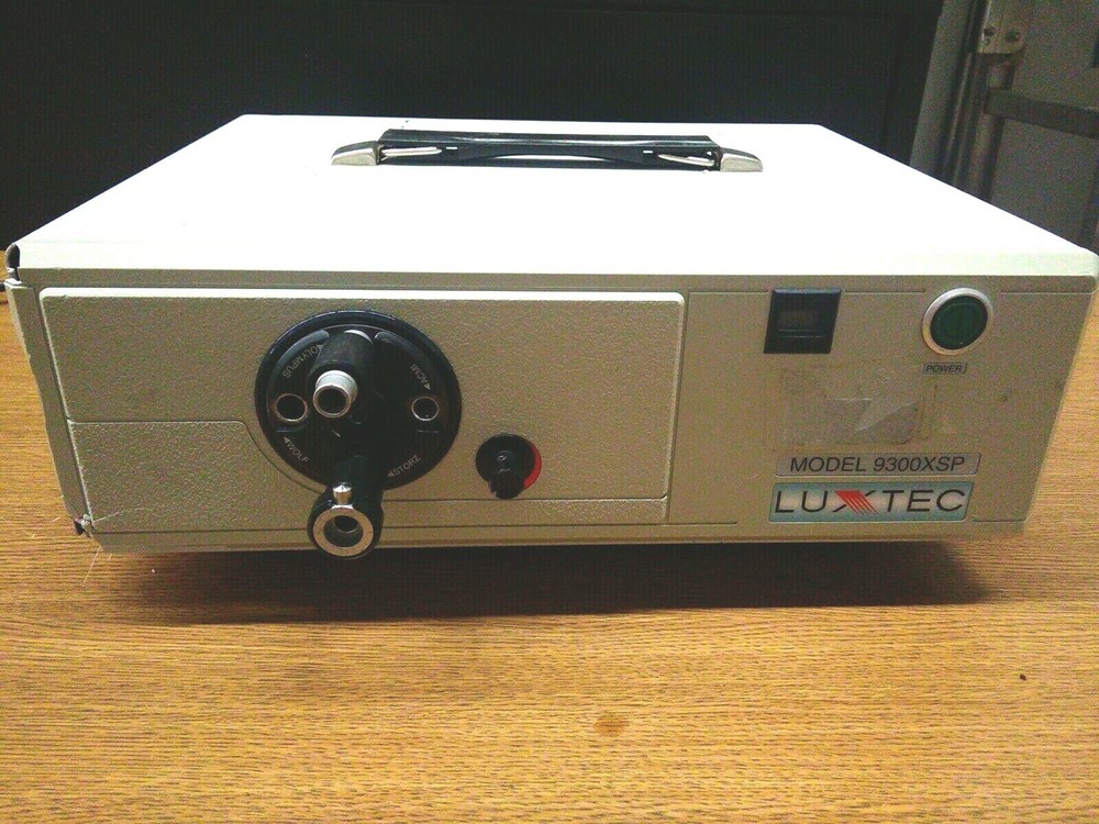 LUXTEC 9300XSP Light Source (C2)