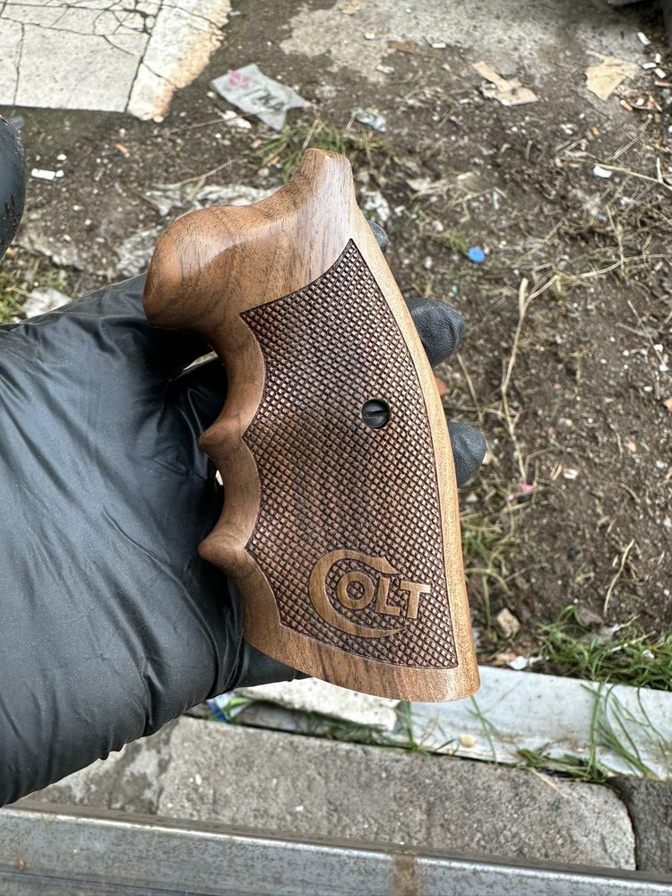 Colt Python Walnut Revolver Grips Checkered Fits Pre-2000