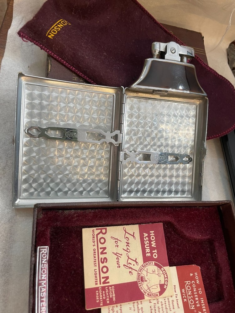 ANTIQUE RONSON MASTERCASE LIGHTER SET IN ORIGINAL BOX