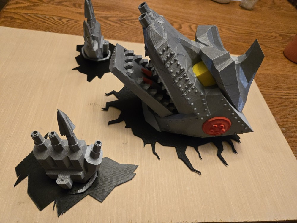 $REDUCED-READ DESCRIPTION 1974 Mechagodzilla Head - multicolored wall art set