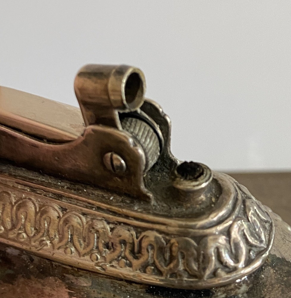 Vintage Ronson Queen Anne Table Lighter