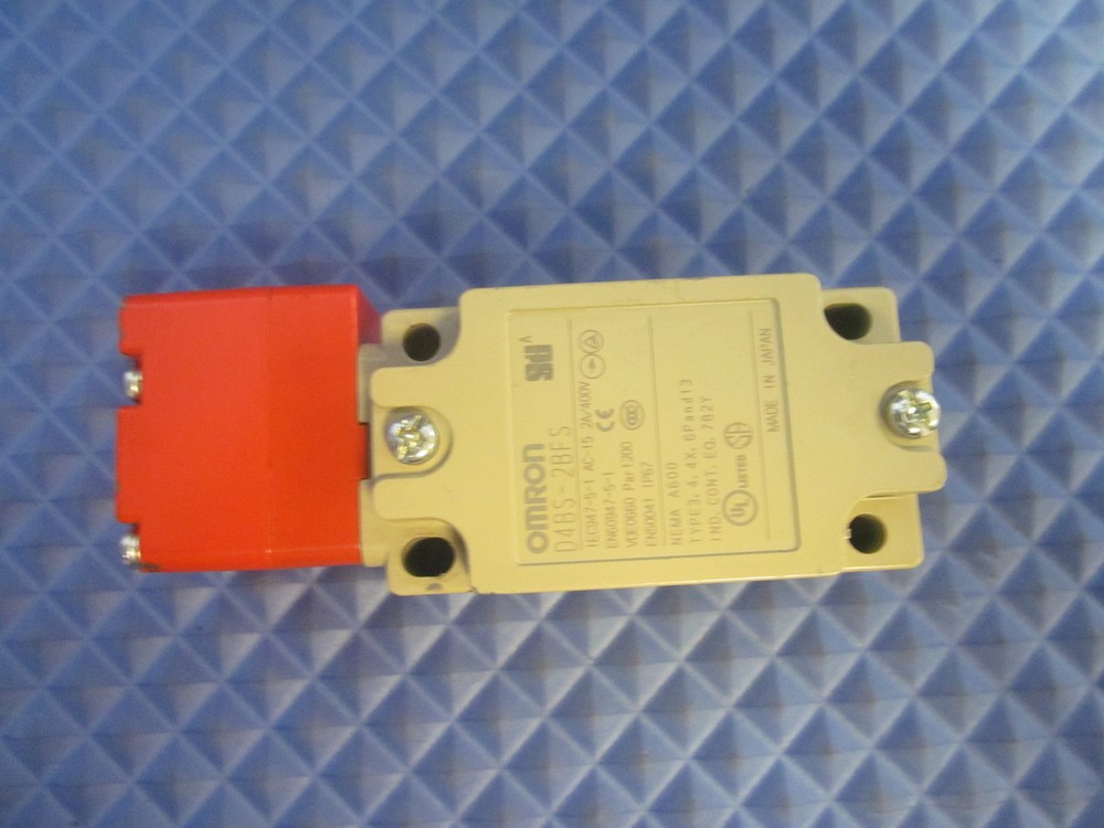 NOS Omron Limit Switch D4BS-2BFS 400V (D4BS 2BFS)