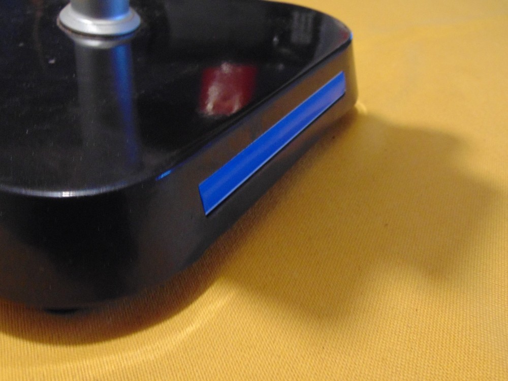 Ikio Dynamic Detection Display Temperature Scanner Kiosk with Table Stand